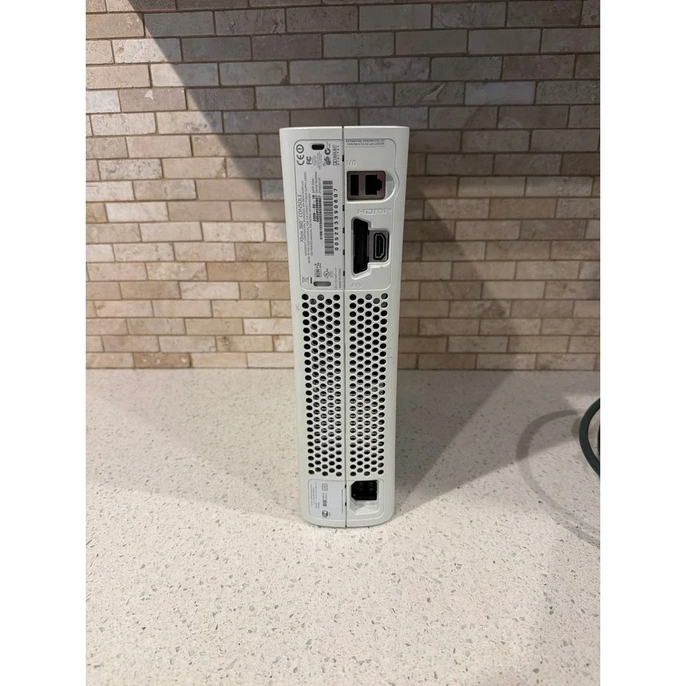 Xbox 360 Pro White Console Bundle with Games‎
